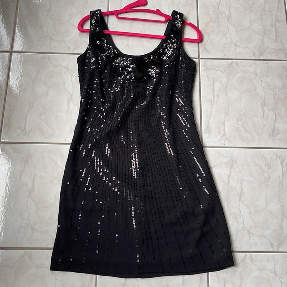 Black sequin cocktail dress. Size 00 White House Black Market sleeveless, lined - Picture 5 of 6